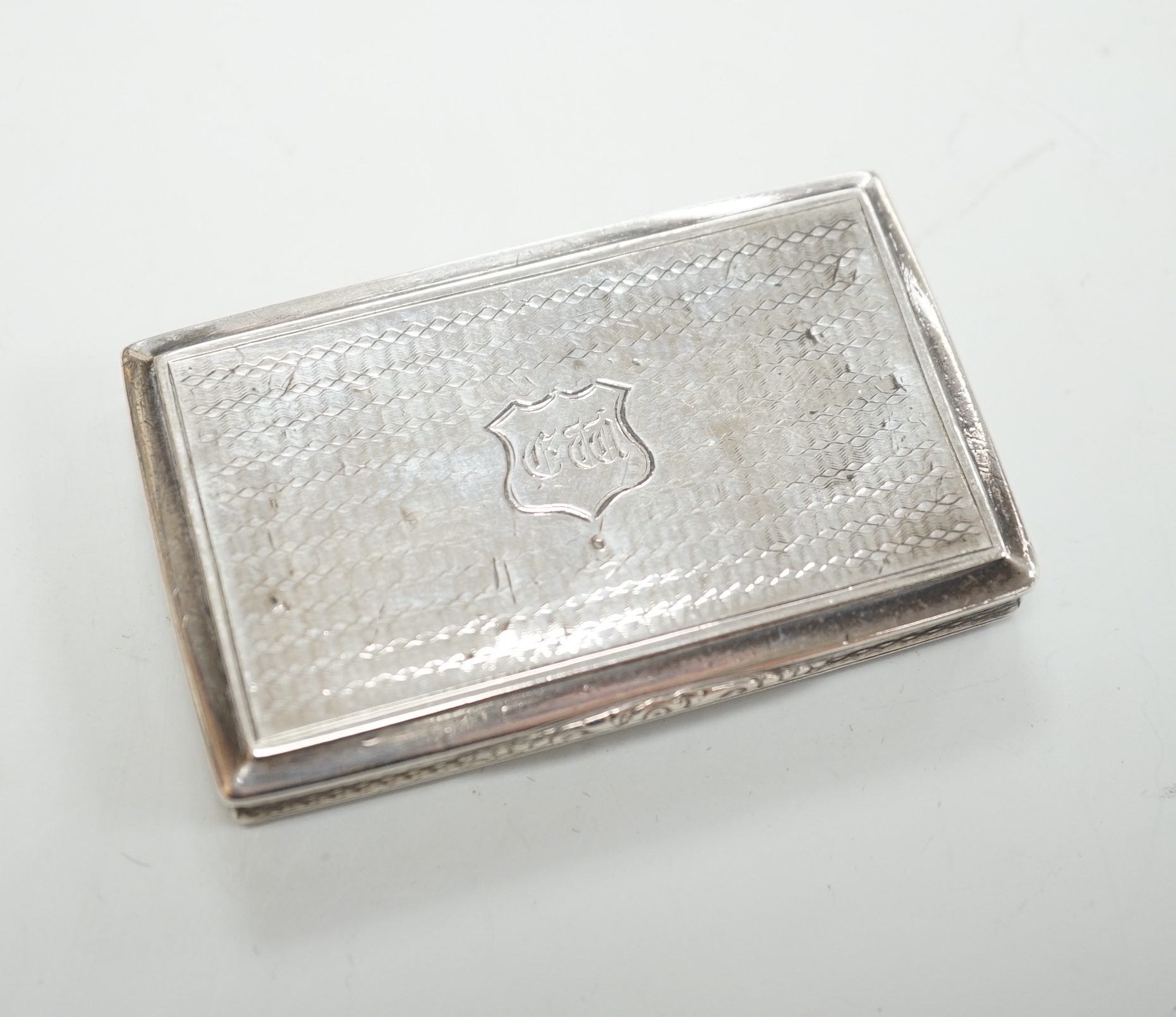 An early Victorian engine turned silver snuff box by Nathaniel Mills, Birmingham, 1840, 73mm.